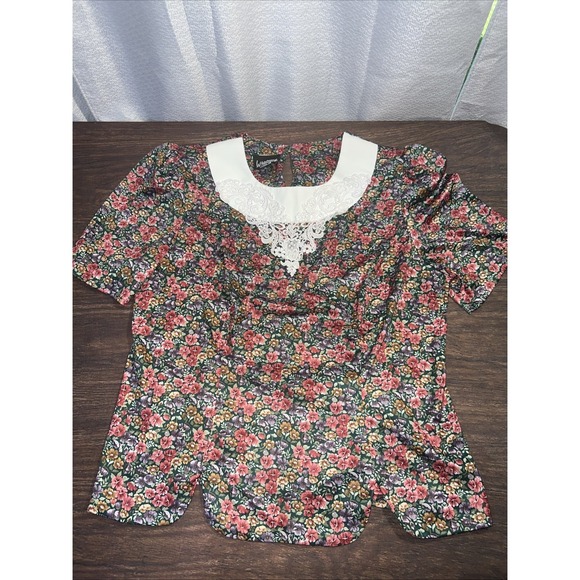 Whirlaway Frocks Tops - Vintage Whirlaway Frocks Women's Lace Trim Collar Size 16 WP Floral Scallop Hem